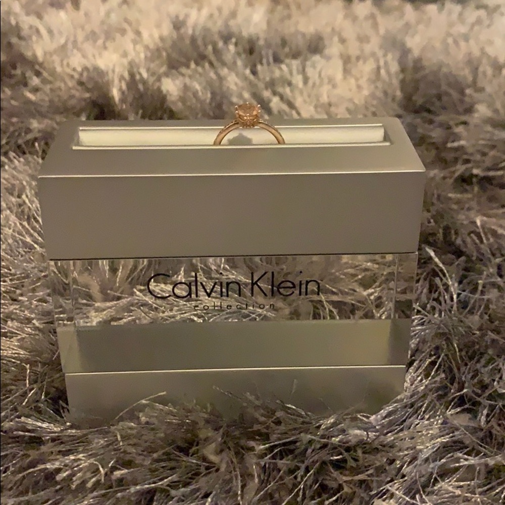 Calvin Klein Logo/Display - Picture 5 of 7